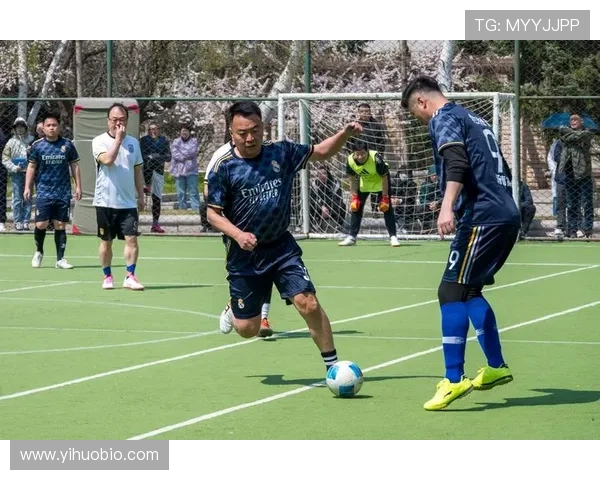 重庆足球队的速度之美:探寻快速进攻背后的战术与激情